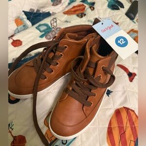 NWT - cat & jack boys brown shoes -12c